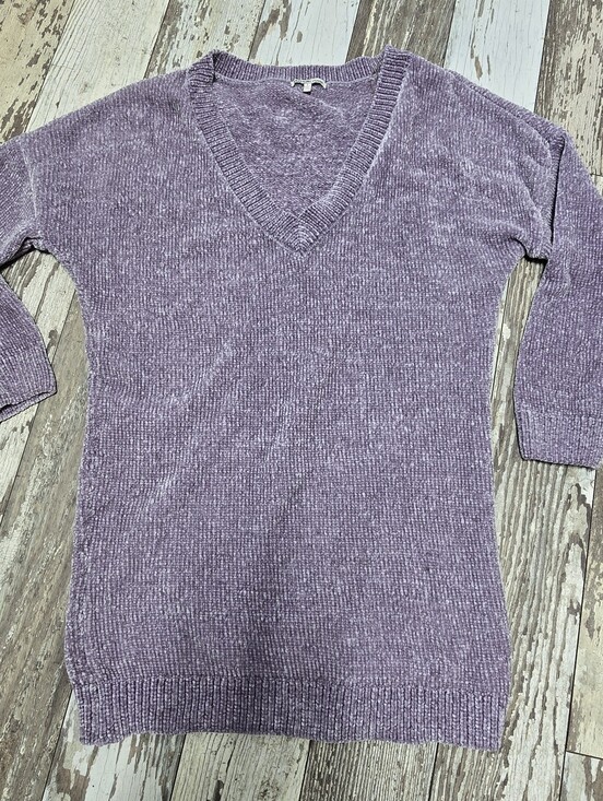 Charlotte Russe Sweaters - Charlotte. Russe Women's Lavender V-neck Tunic Sweater Size Small